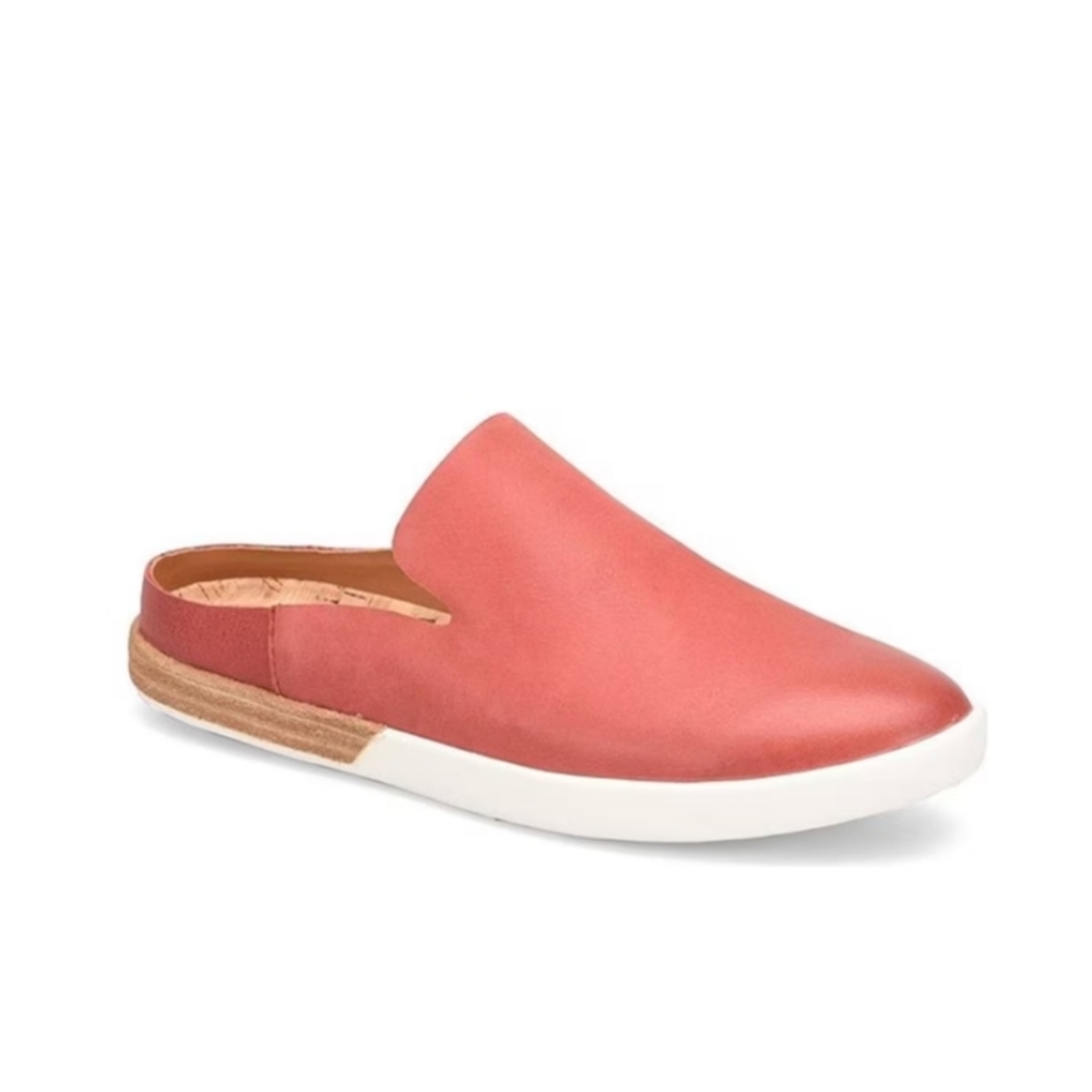 NWOT* Kork-Ease 'Phoebe' Flat Leather, Waterproof Mules, Size 6